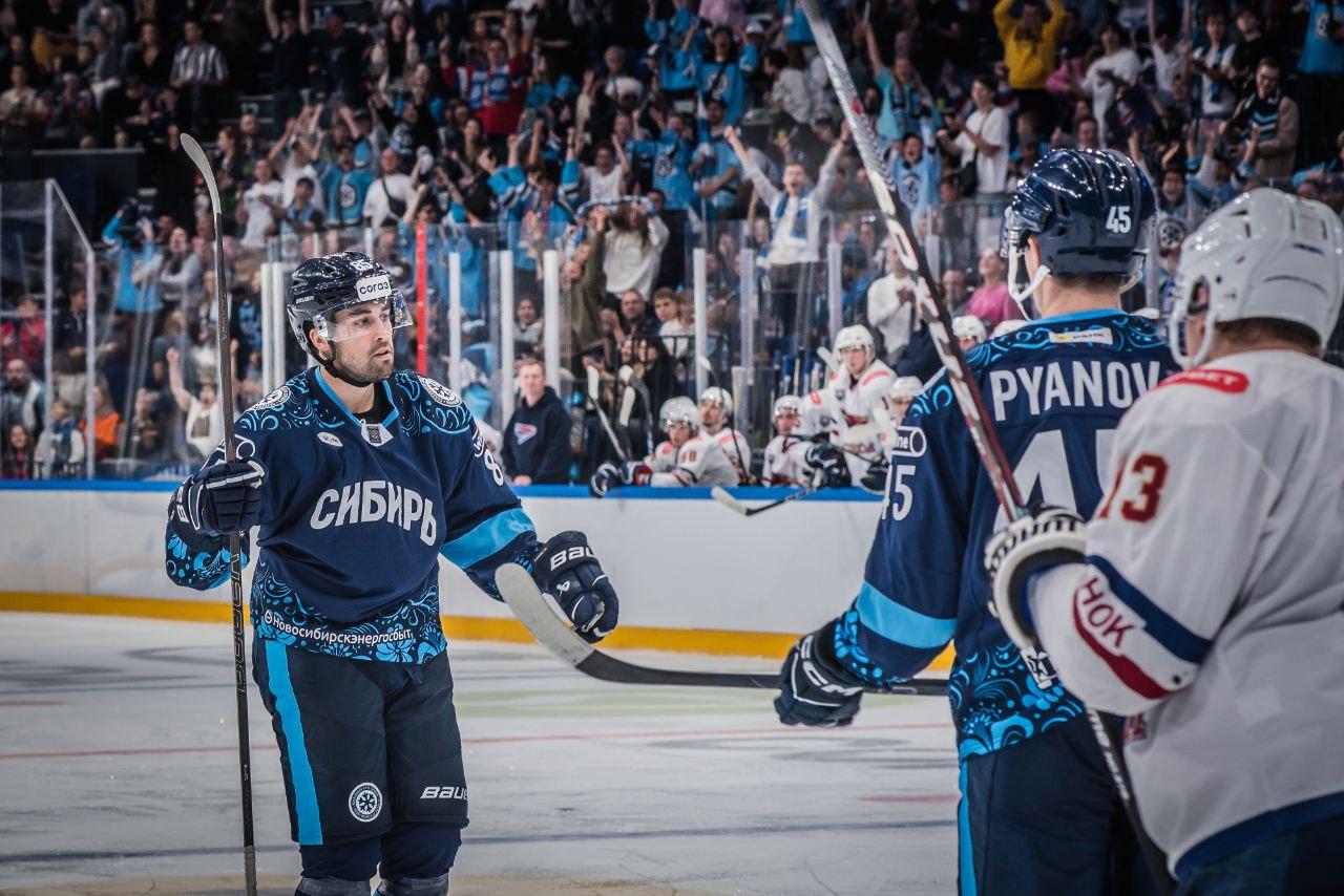 Фото Крики фанатов, тысячи зрителей и Ваня Дмитриенко. День Болельщика в Новосибирске – яркие кадры 2